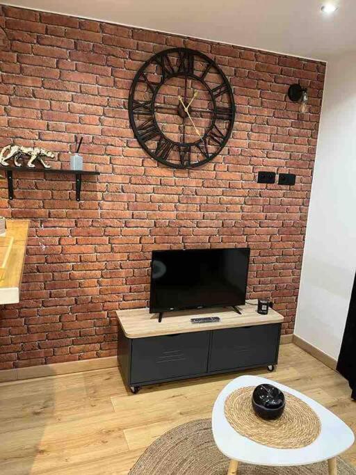 Escale Studio 21M Aeroport Cdg Parc Expo Asterix Gonesse Exteriör bild